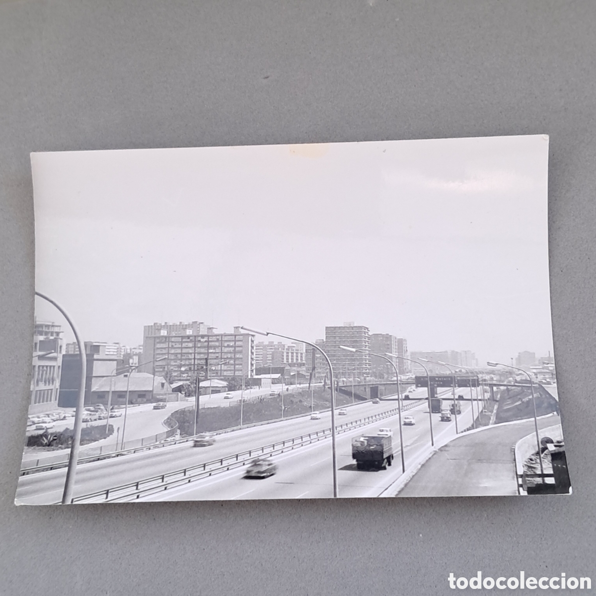 Fotografia antiga: Antigua fotografia de la Gran Via (de les Corts Catalanes), autopista Barcelona - Matar&oacute;, a&ntilde;os 60-70