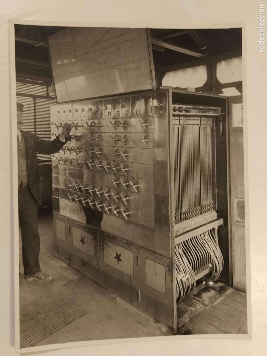 Fotograf&iacute;a antigua: MAQUINA TABULADORA ELECTRICA - FOTO FERRIZ, MADRID - FOTOGRAFIA ANTIGUA DE PRENSA O EDITORIAL - 115