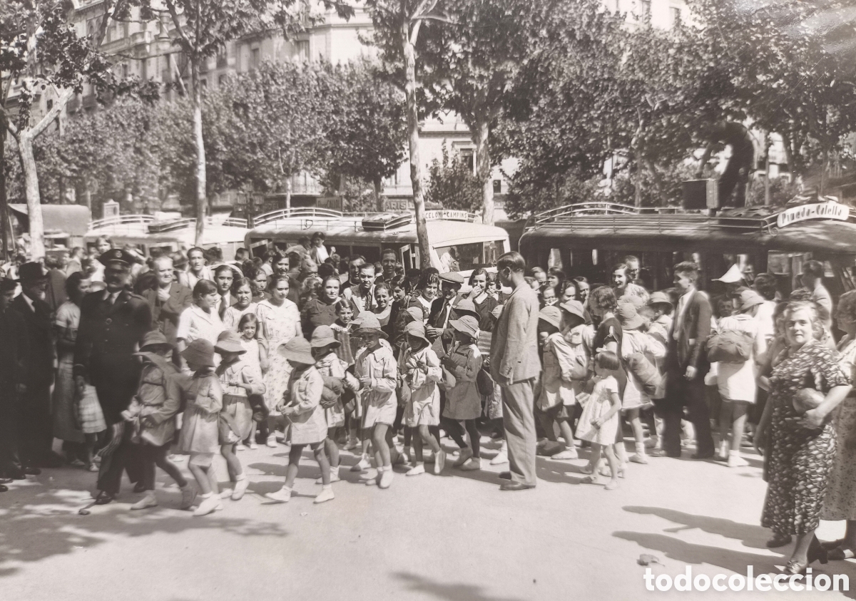 Fotograf&iacute;a antigua: BARCELONA FOTOGRAF&Iacute;A COLONIAS ESCOLARES LLEGADA FOT&Oacute;GRAFO CARLOS P&Eacute;REZ DE ROZAS 1930