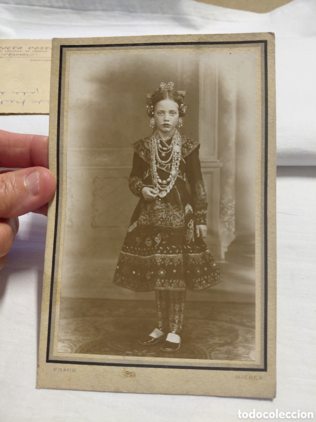 Fotograf&iacute;a antigua: ANTIGUA FOTOGRAFIA NI&Ntilde;A CON VESTIDO REGIONAL.FOTO FRANK MIERES ASTURIAS.-FECHADA 1942