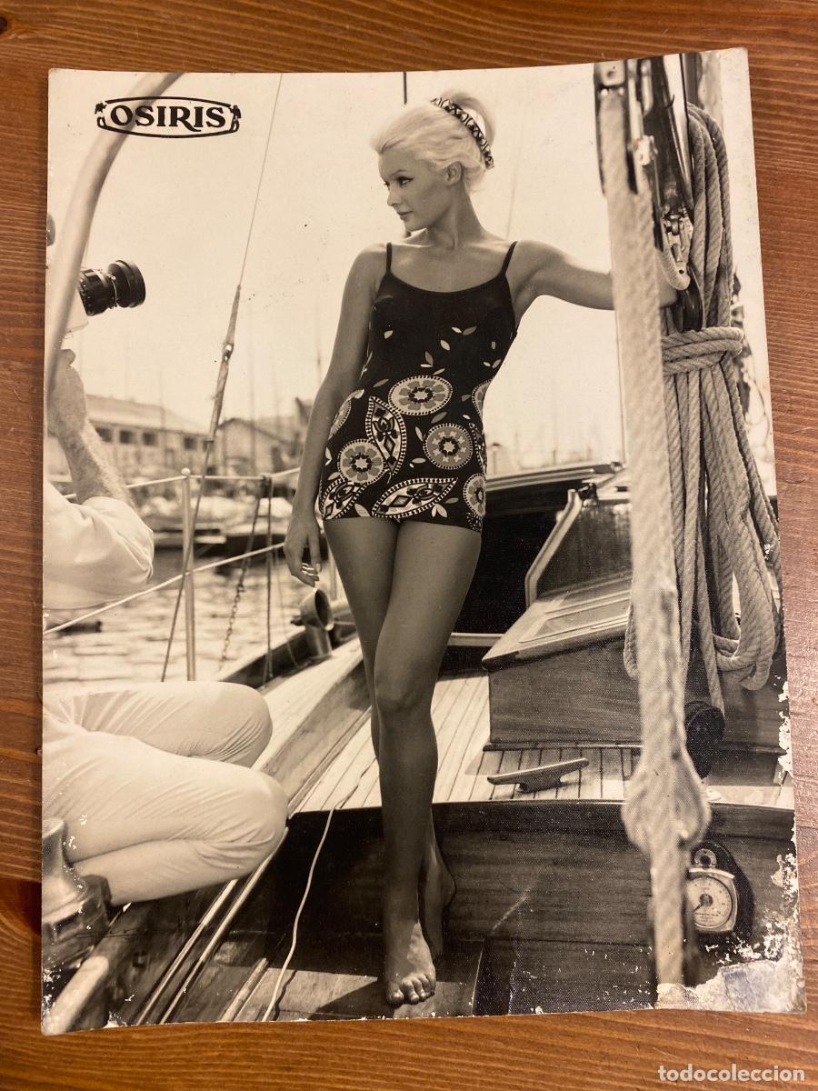 Fotograf&iacute;a antigua: FOTOGRAFIA ORIGINAL GUIRAU. CATALOGO DE BA&Ntilde;O OSIRIS 1965 . PUBLICADA EN LA REVISTA HOLA N&ordm; 1081