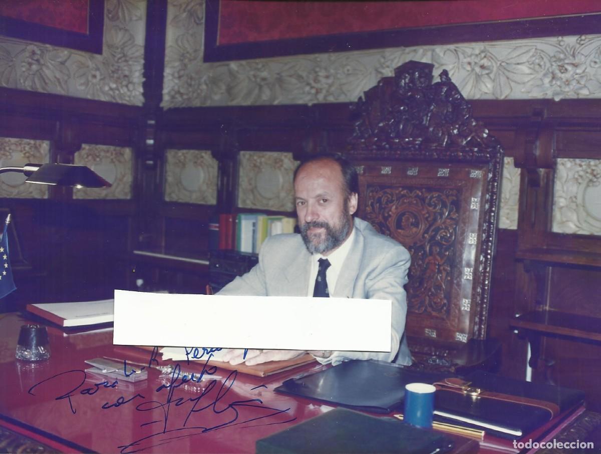 Fotografia antiga: Javier Le&oacute;n de la Riva. Fotograf&iacute;a firmada y dedicada. Alcalde Valladolid. 1995. Papel Kodak.