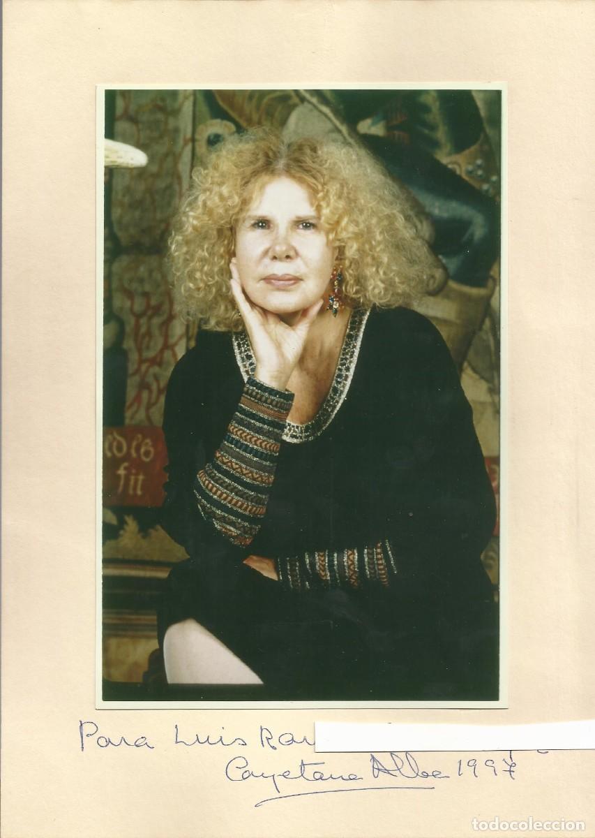 Fotograf&iacute;a antigua: Duquesa de Alba. Fotograf&iacute;a firmada y dedicada. 1997. Cayetana Fitz-James Stuart. 20x13 cm.