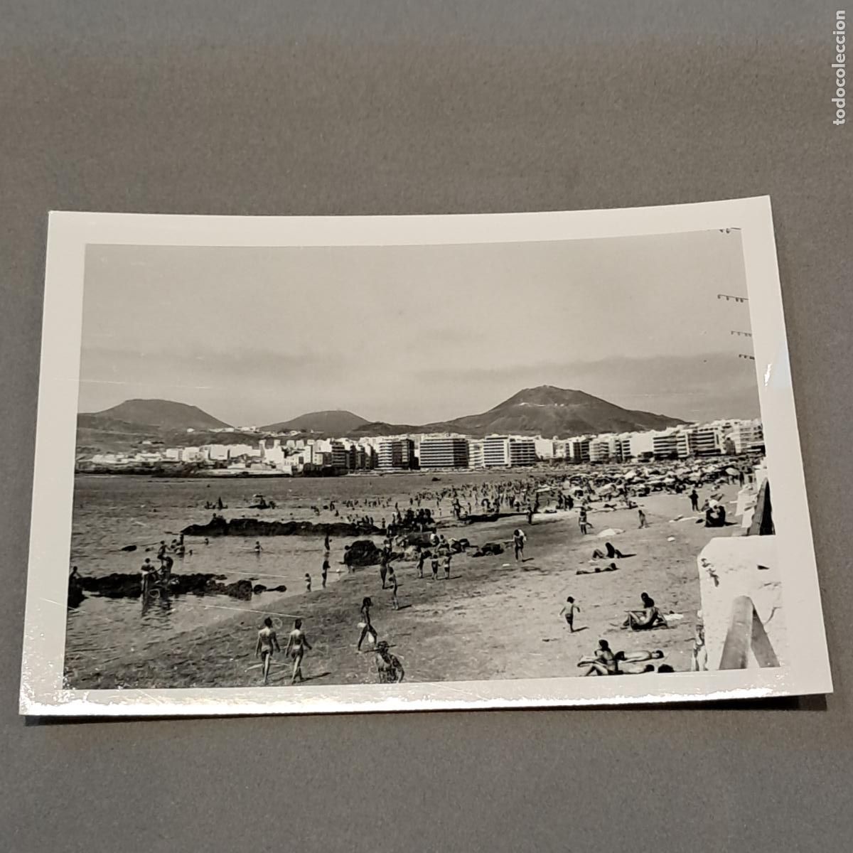 Fotograf&iacute;a antigua: Antigua fotograf&iacute;a de Gran Canaria. A&ntilde;os 70. PLaya de Las Canteras