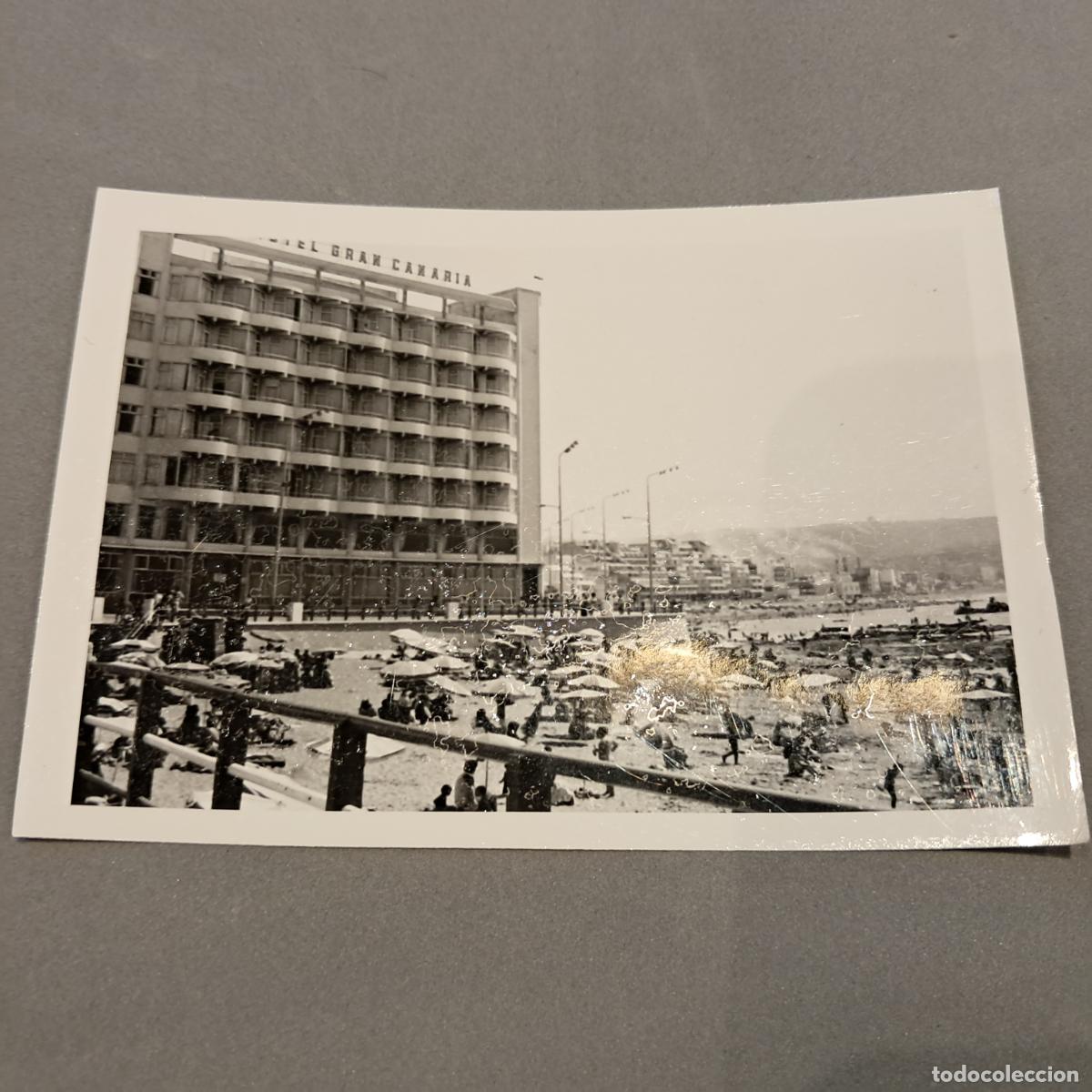 Fotograf&iacute;a antigua: Antigua fotograf&iacute;a de Gran Canaria. A&ntilde;os 70. Hotel Gran Canaria en Playa Chica, Las Canteras