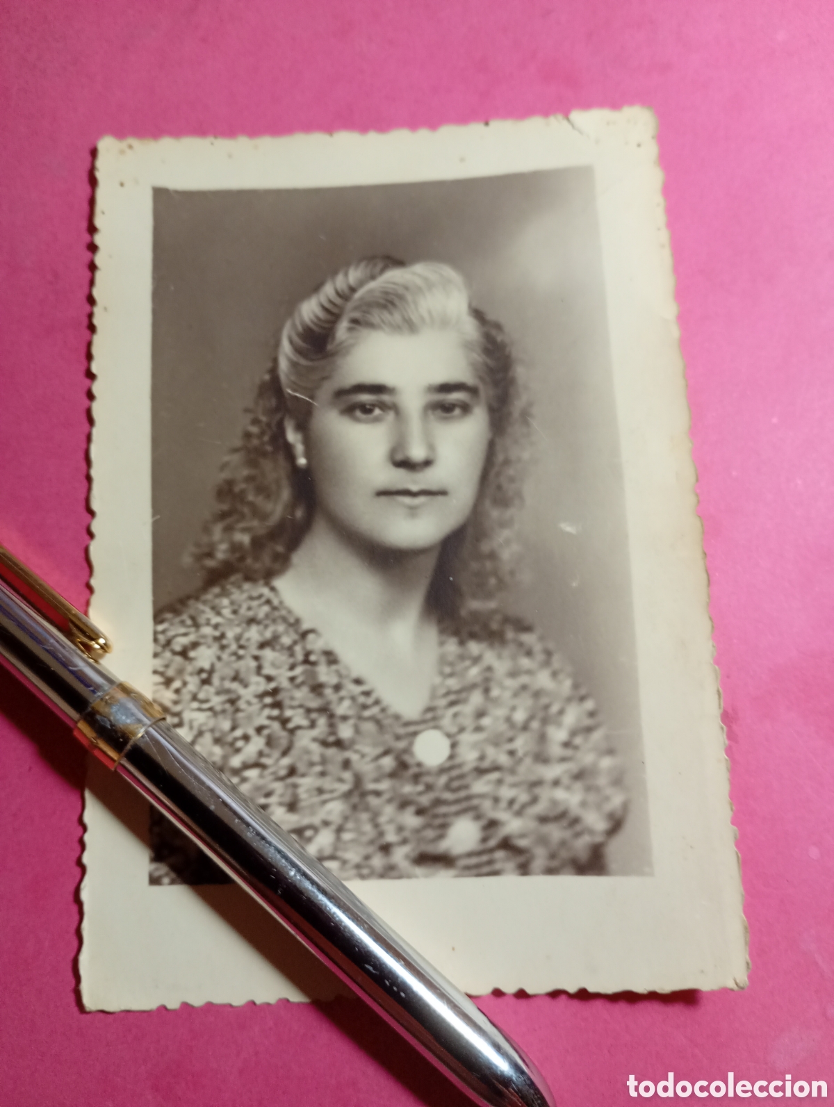 Fotograf&iacute;a antigua: BONITO RETRATO B/N MUJER JOVEN CON VESTIDO FLOREADO 50&acute;s ca.