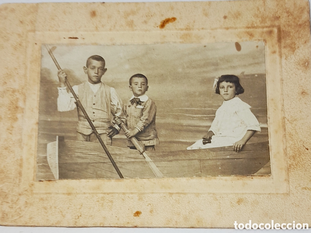 Fotograf&iacute;a antigua: Fotograf&iacute;a antigua posando como en una barca de los a&ntilde;os 1910 aproximadamente