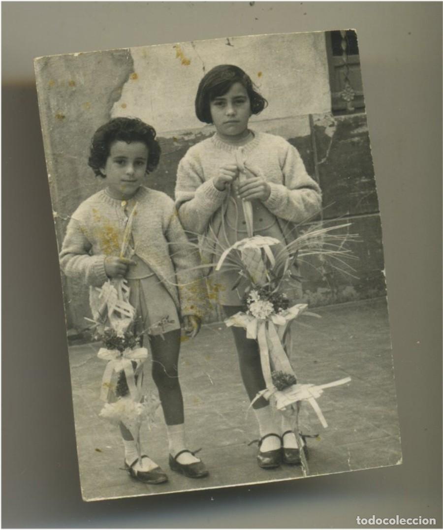 Fotograf&iacute;a antigua: A&Ntilde;OS 30 NI&Ntilde;AS CON PALMAS TRABAJADAS DOMINGO DE RAMOS
