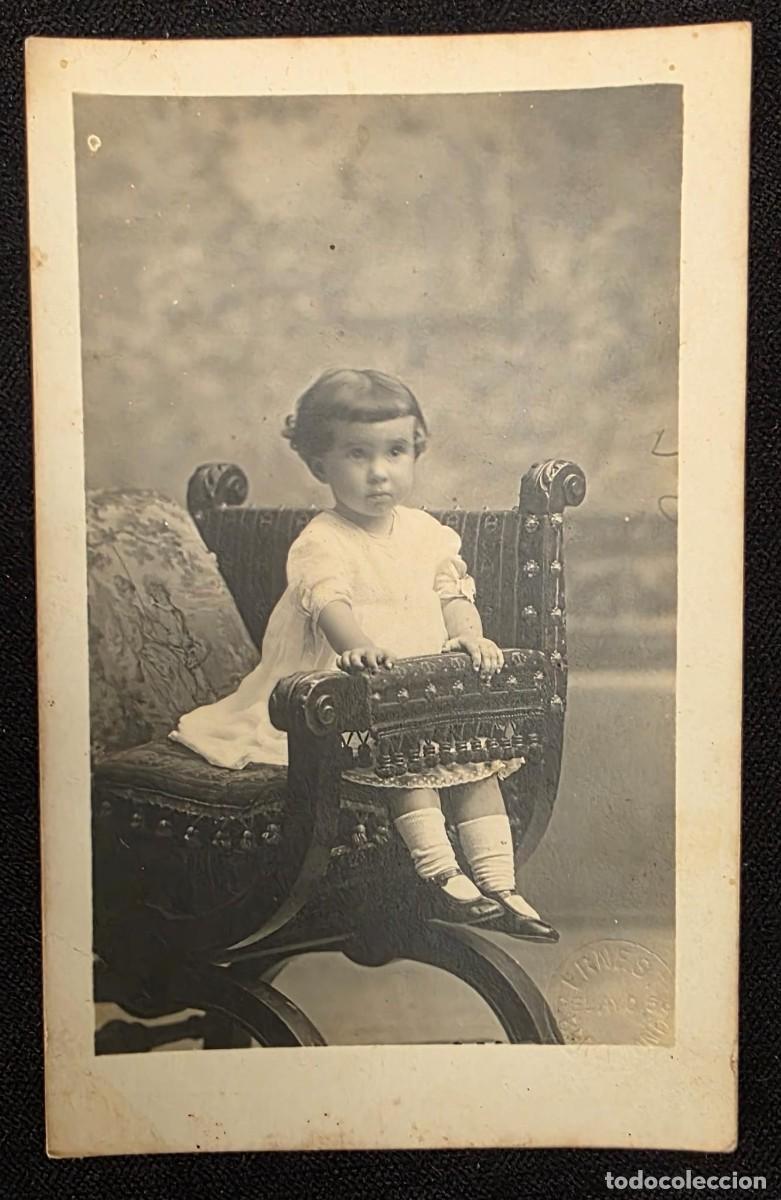 Fotograf&iacute;a antigua: P.1149 Fotograf&iacute;a Postal Antigua de Ni&ntilde;a en Sill&oacute;n &ndash; Modern Styl Ernest Barcelona &ndash; Pelayo 56