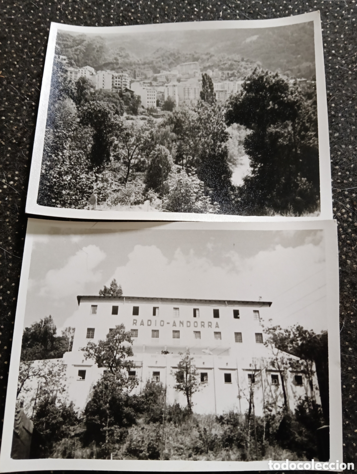 Fotograf&iacute;a antigua: Dos fotograf&iacute;as R&agrave;dio And&ograve;rra, ubicado en el Roc del Puig, en la parroquia de Encamp. Construido a f
