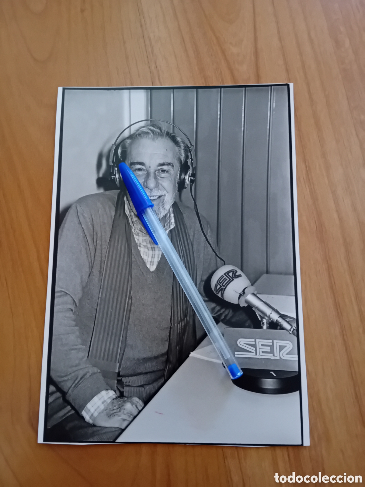 Fotograf&iacute;a antigua: FERNANDO REY, ACTOR, EN EMISORA DE CADENA SER. A&Ntilde;OS 80