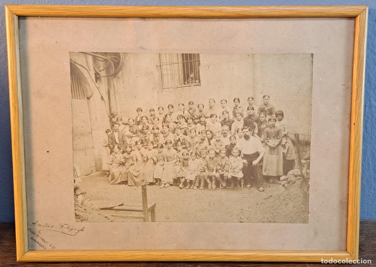 Fotograf&iacute;a antigua: Fotograf&iacute;a antigua de grupo &ndash; Barcelona, ca. 1900