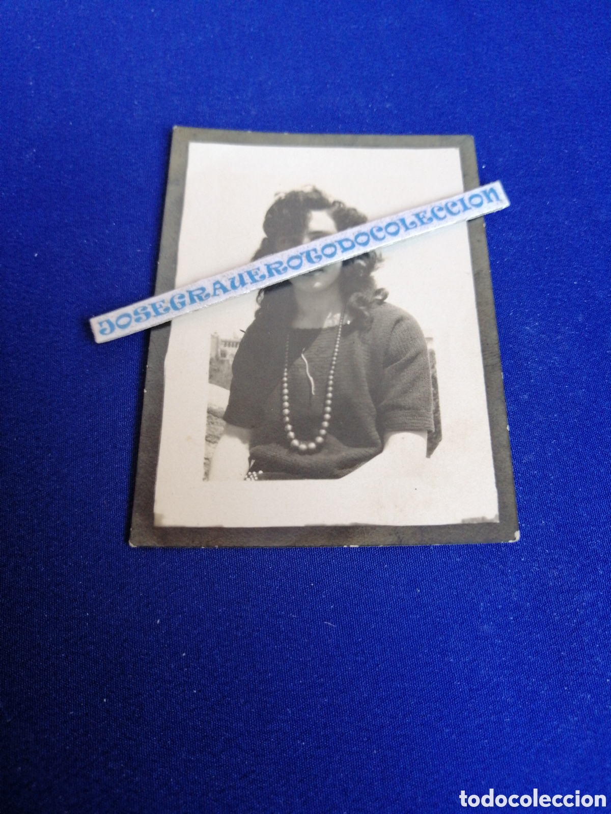 Fotograf&iacute;a antigua: MODELO POSANDO CON COLLAR MARCO NEGRO FOTO CARNET GRANDE FOTOGRAF&Iacute;A ANTIGUA SIGLO PASADO