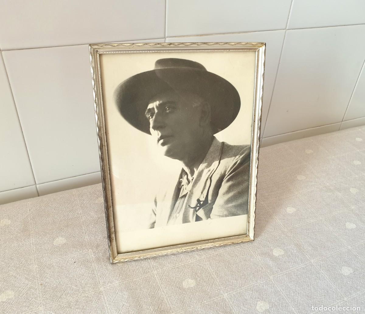 Fotograf&iacute;a antigua: Retrato fotogr&aacute;fico antiguo de un hombre, caballero, vaquero, granjero, con marco