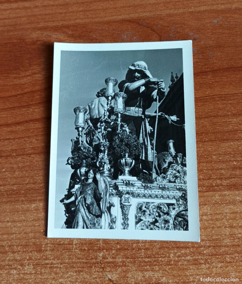 Fotograf&iacute;a antigua: Antigua fotograf&iacute;a en blanco y negro de La Exaltaci&oacute;n, Semana Santa Sevilla, a&ntilde;os 50/60