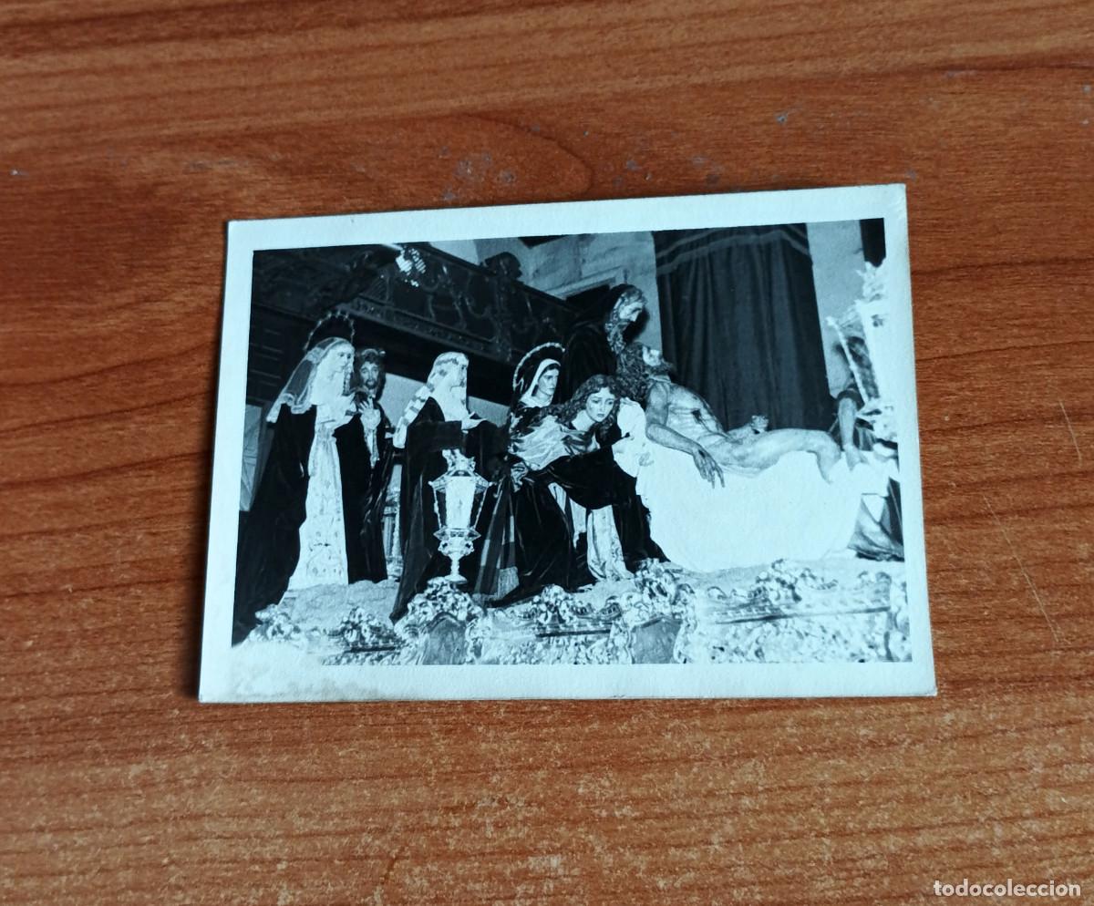 Fotograf&iacute;a antigua: Antigua fotograf&iacute;a - Paso de la Hermandad de Santa Marta - Semana Santa Sevilla - A&ntilde;os 50 o 60