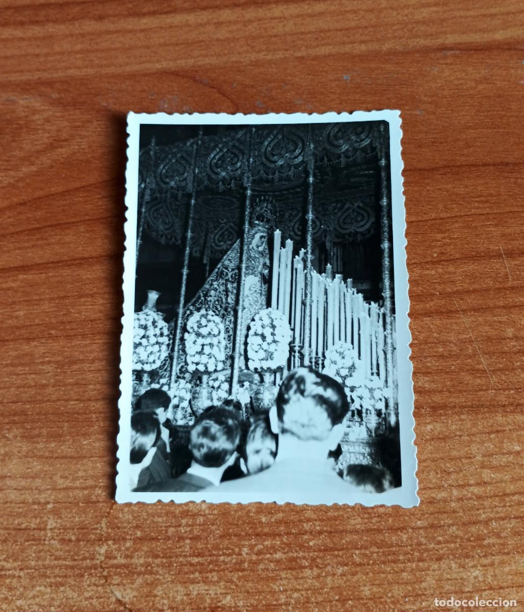 Fotograf&iacute;a antigua: Antigua fotograf&iacute;a - Paso de Palio Hermandad de El Amor - Semana Santa Sevilla - A&ntilde;o 1959