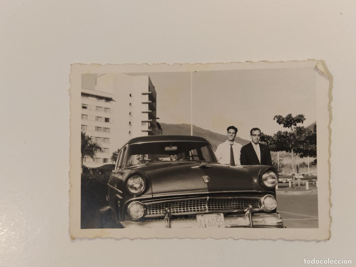 Fotograf&iacute;a antigua: COCHE EN EL HOTEL TAMANACO - FOTOGRAFIA ANTIGUA (116.469)