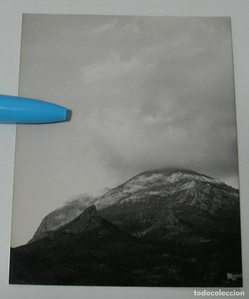 Fotograf&iacute;a antigua: ANTIGUA FOTO FOTOGRAFIA DEL PUIG CAMPANA CUBIERTO POR NUBES A&Ntilde;O 1964 (26-8)