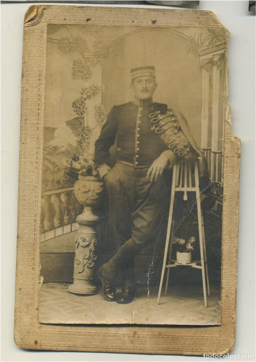 Fotograf&iacute;a antigua: ANTIGUA FOTOGRAFIA DE MILITAR CON GORRA PLATO SIGLO XIX