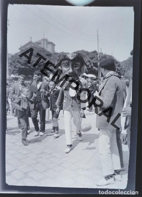 Fotograf&iacute;a antigua: Antigua foto negativo gigante o cabezudo pamplona san fermin principios siglo XX a&ntilde;os 1910/1920