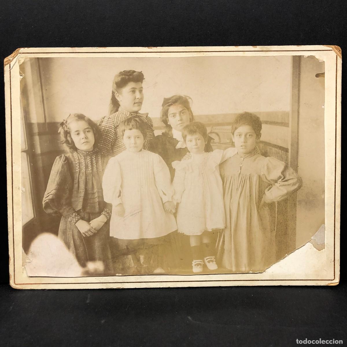 Photographie ancienne: FOTOGRAFIA - RETRATO DE NI&Ntilde;OS CON SU PROFESORA O DIDA - MODERNISTA - C. 1900 - BARCELONA / 5238
