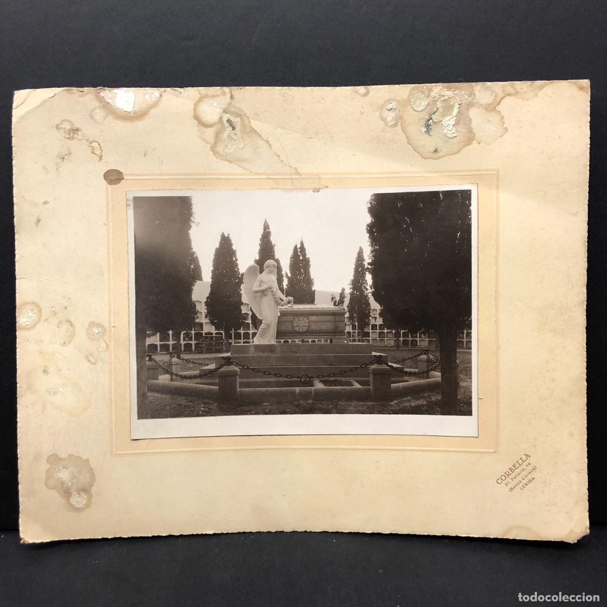 Fotograf&iacute;a antigua: FOTOGRAFIA - PANTE&Oacute;N MODERNISTA EN EL CEMENTERIO DE L&Eacute;RIDA - LLEIDA - FOT&Oacute;GRAFO CORBELLA / 5259
