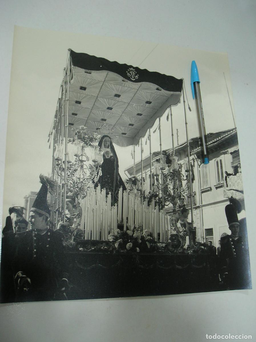 Fotograf&iacute;a antigua: FOTO FOTOGRAFIA ARTISTICA GRANDES DIMENSIONES 33 X 30 CM LA VIRGEN DE LOS DOLORES EN PROCESION
