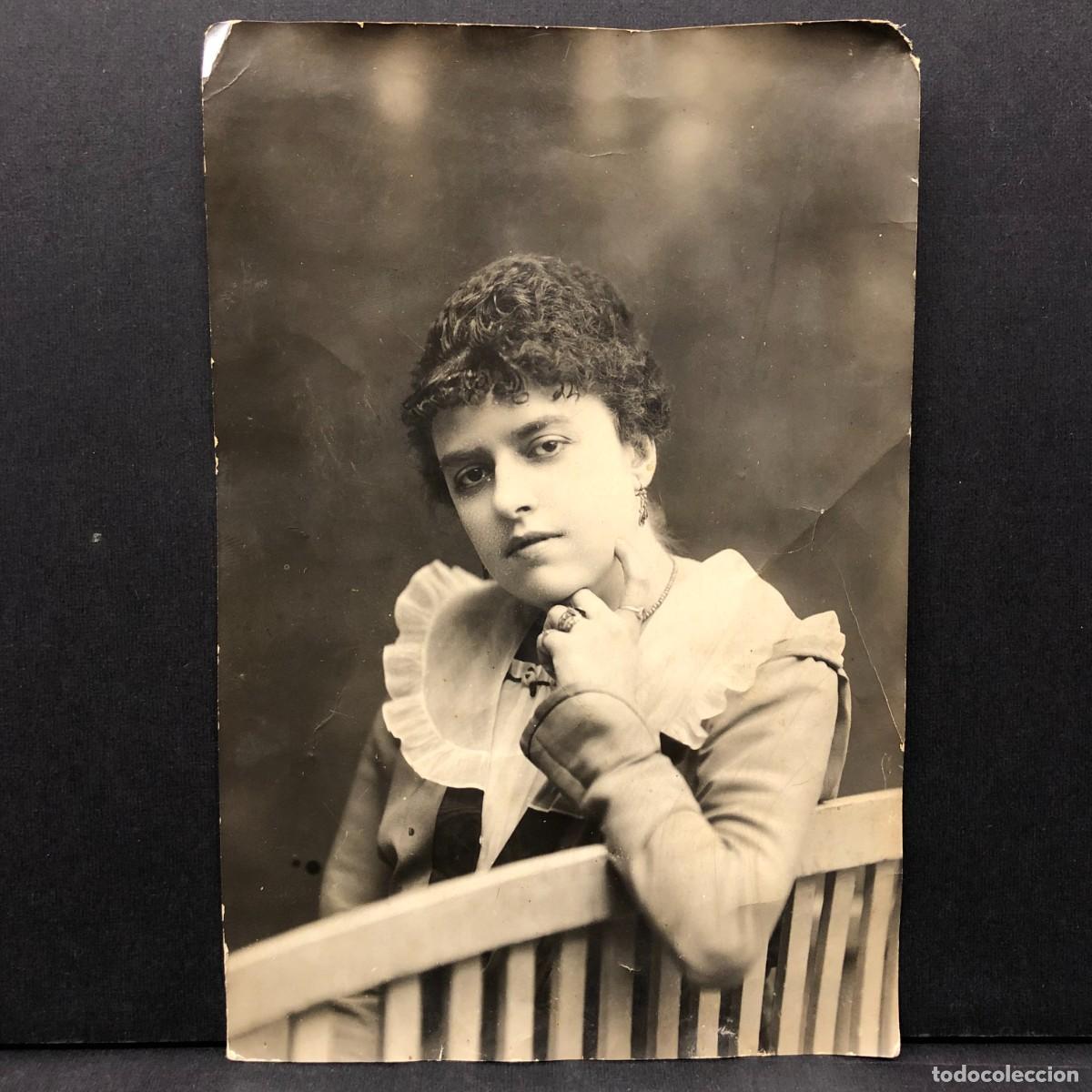 Fotograf&iacute;a antigua: RETATO MODERNISTA DE UNA MUJER ELEGANTE DE LA BURGESIA CATALANA - FOTOGRAF&Iacute;A - C. 1900 / 5389