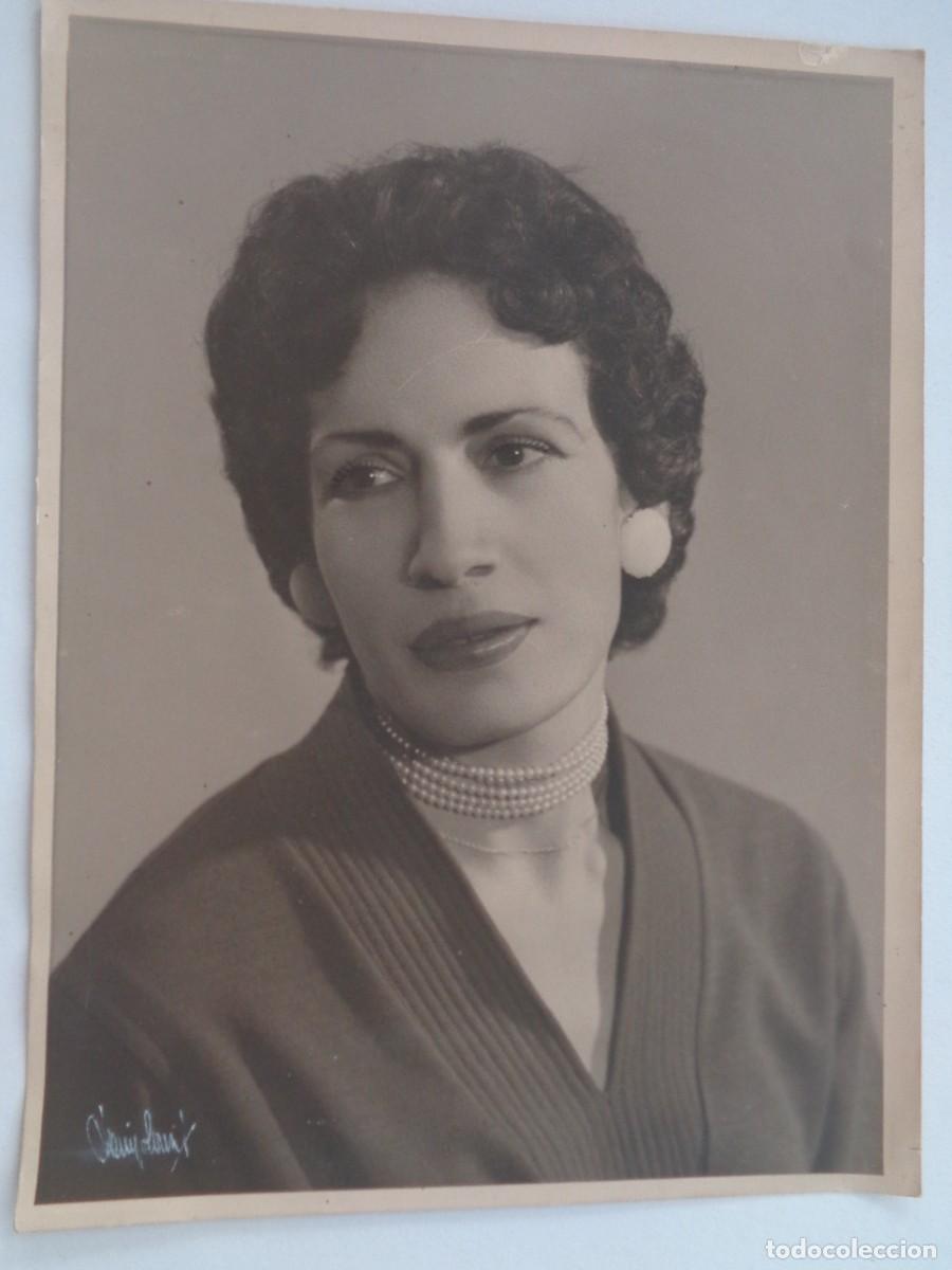 Fotograf&iacute;a antigua: PRECIOSA FOTO DE ESTUDIO DE SE&Ntilde;ORITA CON GARGANTILLA DE PERLAS, FIRMADA ..... 18 X 24 CM