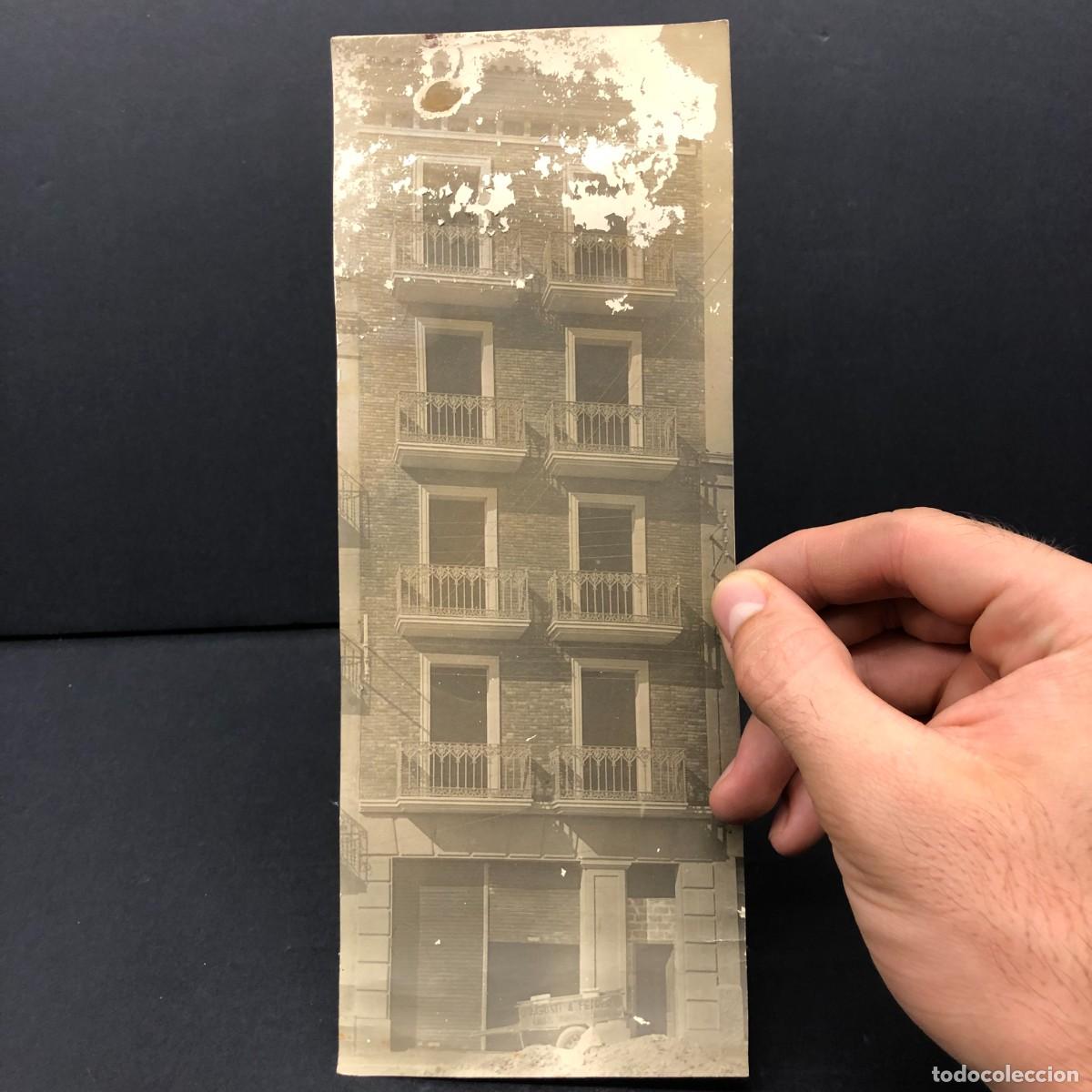 Fotograf&iacute;a antigua: ANTIGUA FOTOGRAFIA - BLOQUE RESIDENCIAL URBANO - SIGLO XX - AGUSTI & FERRER - 22,5 X 9,5 CM / 5459