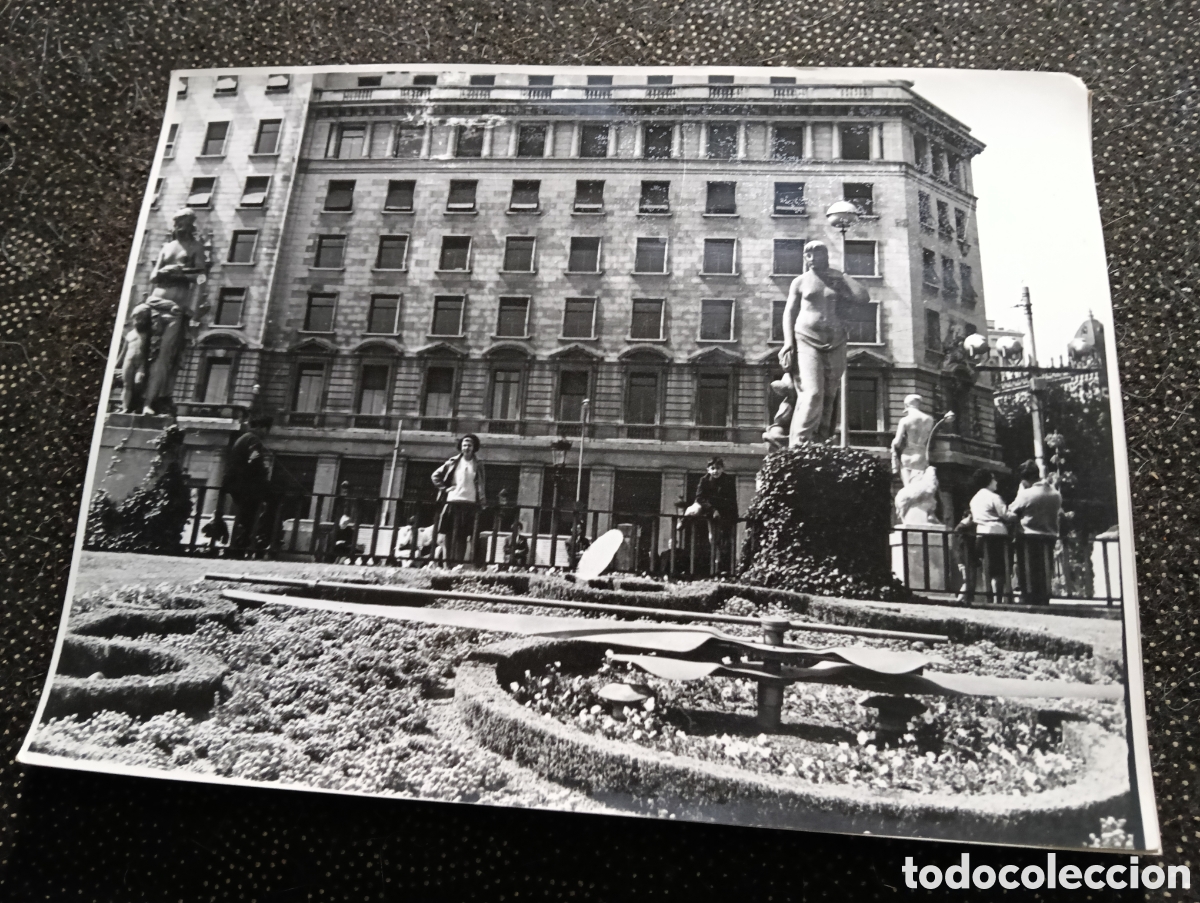 Fotograf&iacute;a antigua: Fotograf&iacute;a del BANCO ESPA&Ntilde;OL DE CR&Eacute;DITO plaza de Catalunya en Barcelona a&ntilde;os 40-50, mide 18 x 24