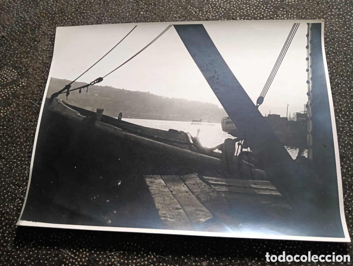 Fotograf&iacute;a antigua: Fotograf&iacute;a desde la nave SANTA MAR&Iacute;A en el puerto de Barcelona . Mide 24 x 18 cm