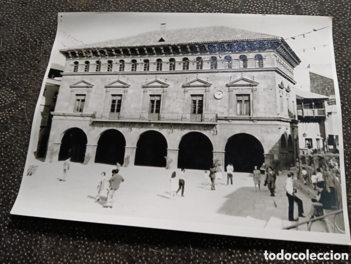 Fotograf&iacute;a antigua: Fotograf&iacute;a del Ayuntamiento de Vallde Robles Teruel, Barcelona El Poble Espa&ntilde;ol, Barcelones. Mide 24