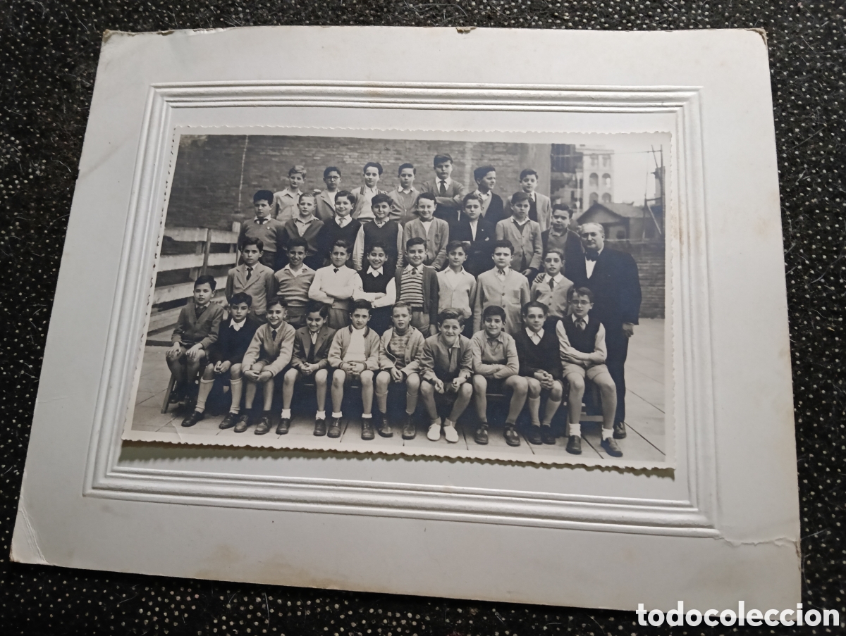 Fotograf&iacute;a antigua: Fotograf&iacute;a escolar del curso 1954-55 en Barcelona, clase 4 E Maestro Sr. Vi&ntilde;as, fotograf&iacute;a Su&aacute;rez. M