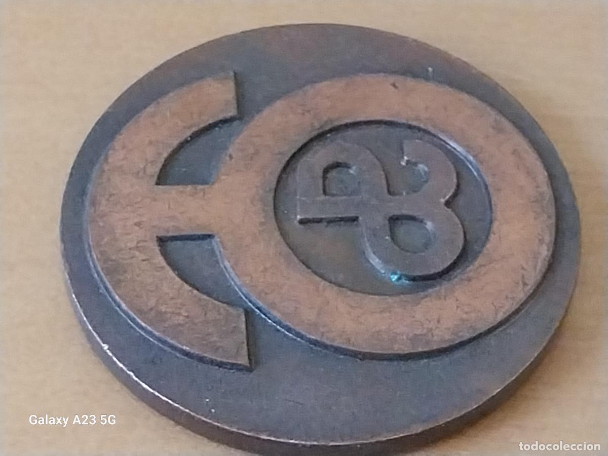Fotograf&iacute;a antigua: SITGES PUERTO AIGUADOL&Ccedil; MEDALLA MANO A&Ntilde;O 1975 TONO COBRE 5CMS ORGINAL
