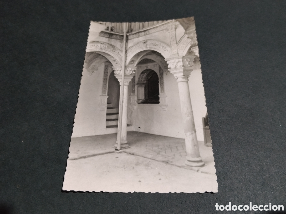 Fotograf&iacute;a antigua: Fotograf&iacute;a patio del sepulcro Ducal, Osuna