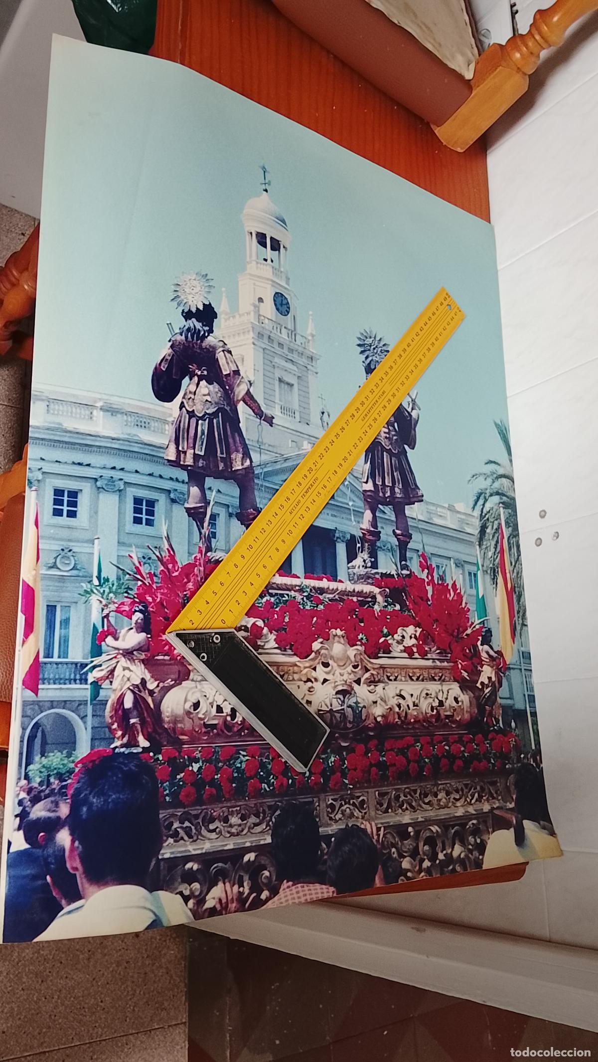 Fotograf&iacute;a antigua: GRAN fotografia antigua de los patronos de cadiz en procesion 68 x 51 cm