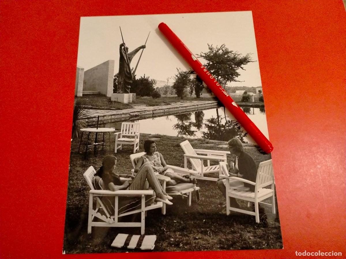 Fotograf&iacute;a antigua: RAMON MASATS SANTANDER UNIVERSIDAD DE VERANO MENENDEZ PELAYO. Fotograf&iacute;a aut&eacute;ntica con sello