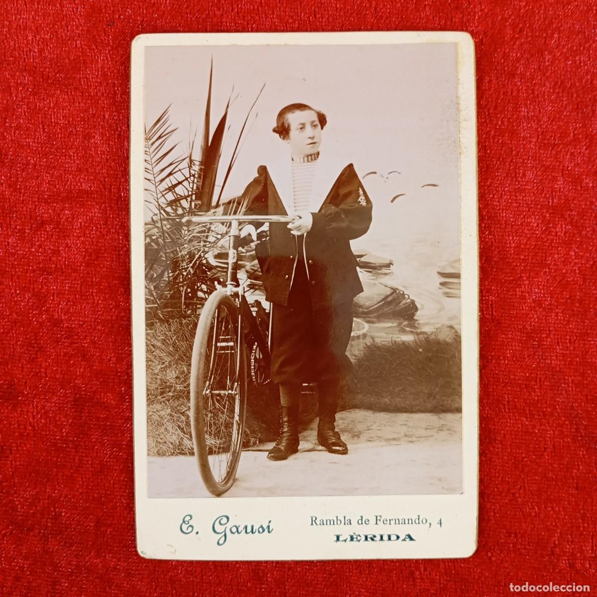 Alte Fotografie: FOTOGRAF&Iacute;A INFANTIL - NI&Ntilde;O CON UNA BICICLETA - E. GAUS&Iacute; - L&Eacute;RIDA - MODERNISTA - 1890 APROX / 794