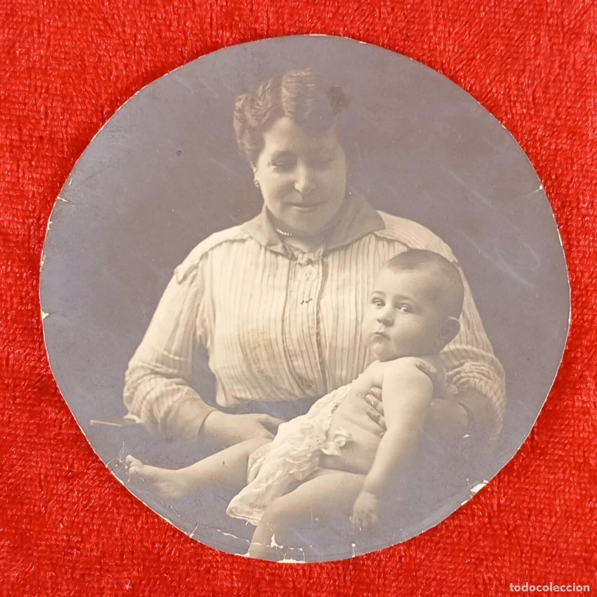 Alte Fotografie: FOTOGRAF&Iacute;A - MADRE CON SU HIJO - MODERNISTA - RETRATO FAMILIAR - C. 1900 - BARCELONA / 796