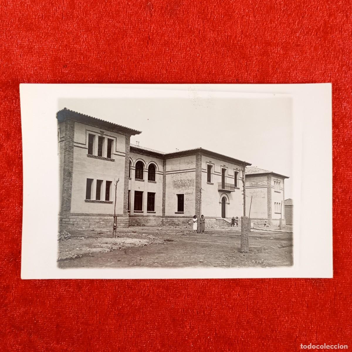 Fotograf&iacute;a antigua: FOTOGRAF&Iacute;A - ESCOLES GRADUADES - LA POBLA DE SEGUR - L&Eacute;RIDA - PROCESO CONSTRUCCI&Oacute;N - C. 1900 / 820