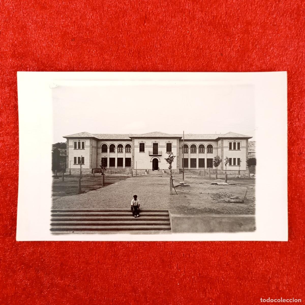 Fotograf&iacute;a antigua: FOTOGRAF&Iacute;A - ESCOLES GRADUADES - LA POBLA DE SEGUR - L&Eacute;RIDA - PROCESO CONSTRUCCI&Oacute;N - C. 1900 / 821