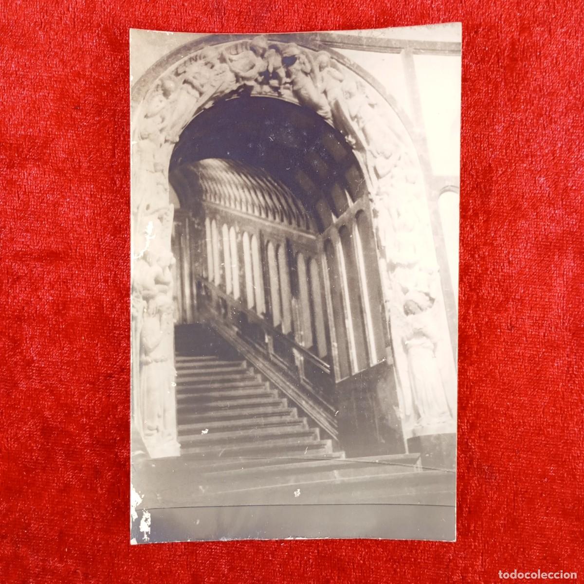 Fotograf&iacute;a antigua: FOTOGRAF&Iacute;A - NUEVA ESCALERA PARA SUBIR A VER LA IMAGEN DE LA VIRGEN DE MONTSERRAT - C. 1900 / 842