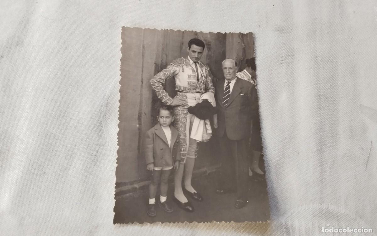 Fotograf&iacute;a antigua: FOTOGRAFIA ANTIGUA TROQUELADA DEL TORERO AGUSTINILLO ,1960