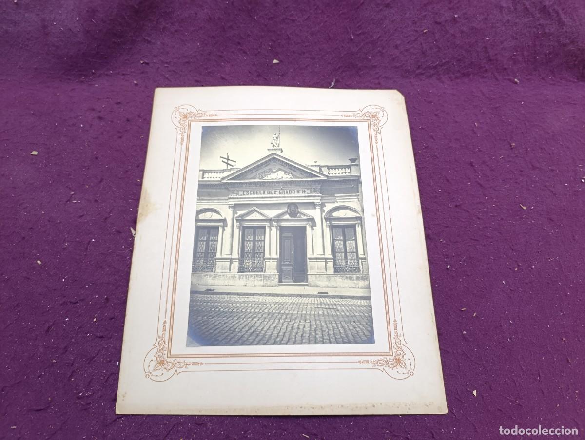 Fotografia antiga: S. XIX, Antigua fotograf&iacute;a en b/n o sepia, Montevideo, Uruguay, fachada escuela, gran formato