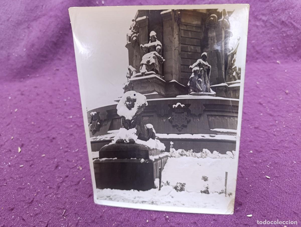Fotografia antica: Antigua fotograf&iacute;a de Archivo, Nieve en Barcelona, Monumento a Col&oacute;n, J. Gaspar y Gr&aacute;ficas Espa&ntilde;olas