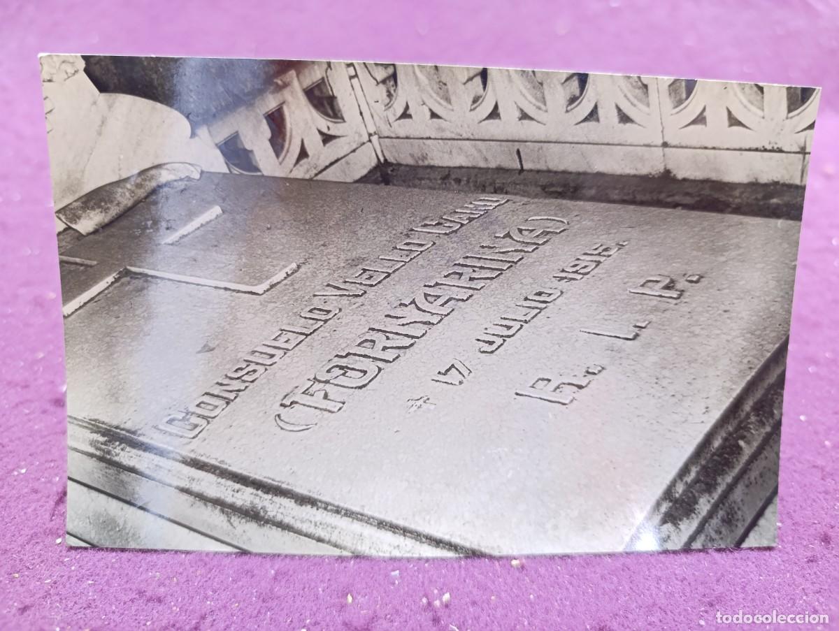 Fotograf&iacute;a antigua: Antigua fotograf&iacute;a de Archivo, L&aacute;pida de Consuelo Vello Cano, La Fornarina, autorizado por censura