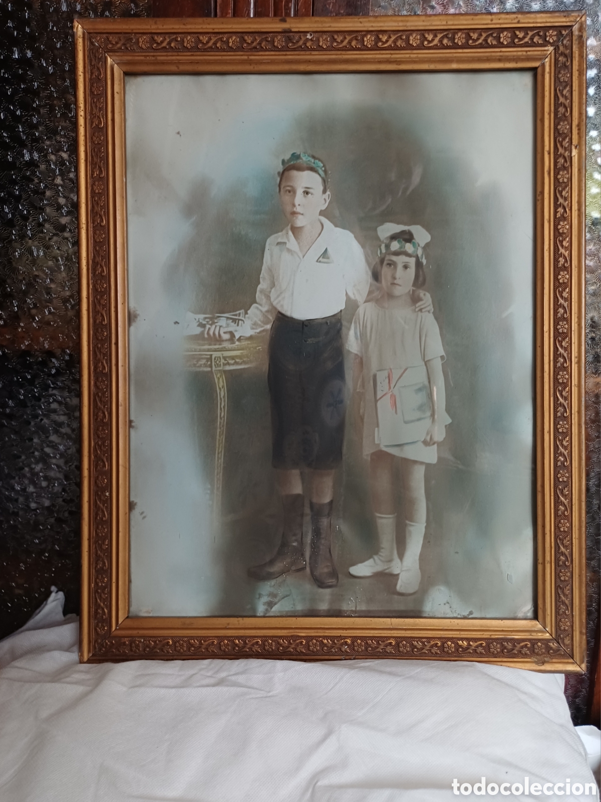 Fotograf&iacute;a antigua: Antigua fotograf&iacute;a francesa pintada con acuarela. Dos hermanos