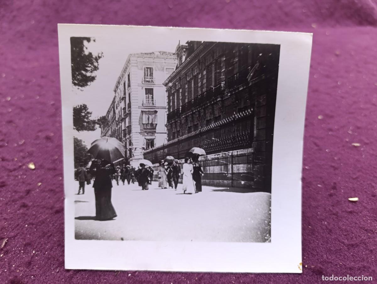 Fotograf&iacute;a antigua: Antigua fotograf&iacute;a en b/n o sepia, S. XIX., Madrid, Calle de Alcal&aacute;, unos 13 x 13 cms.